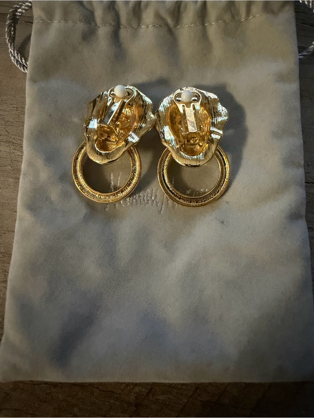 Kenneth Jay Lane Gold Lion Doorknocker Vintage Clip Earrings - Picture 4 of 4